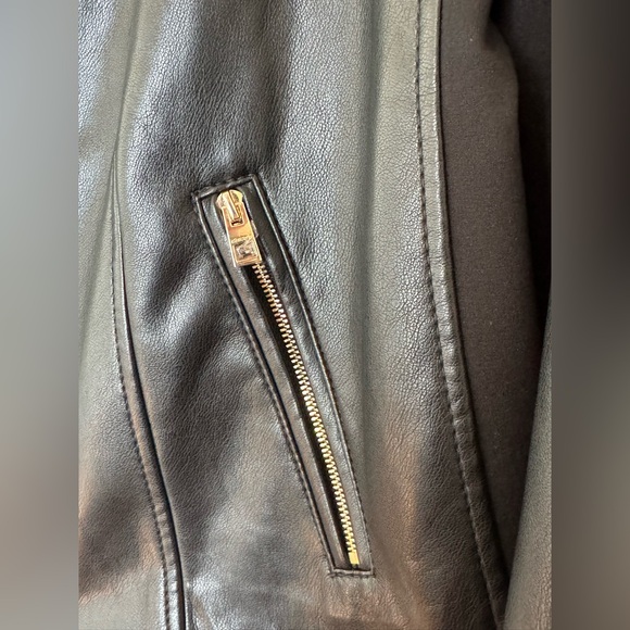 NWOT Chico’s faux leather jacket size 8/10 - Picture 4 of 7